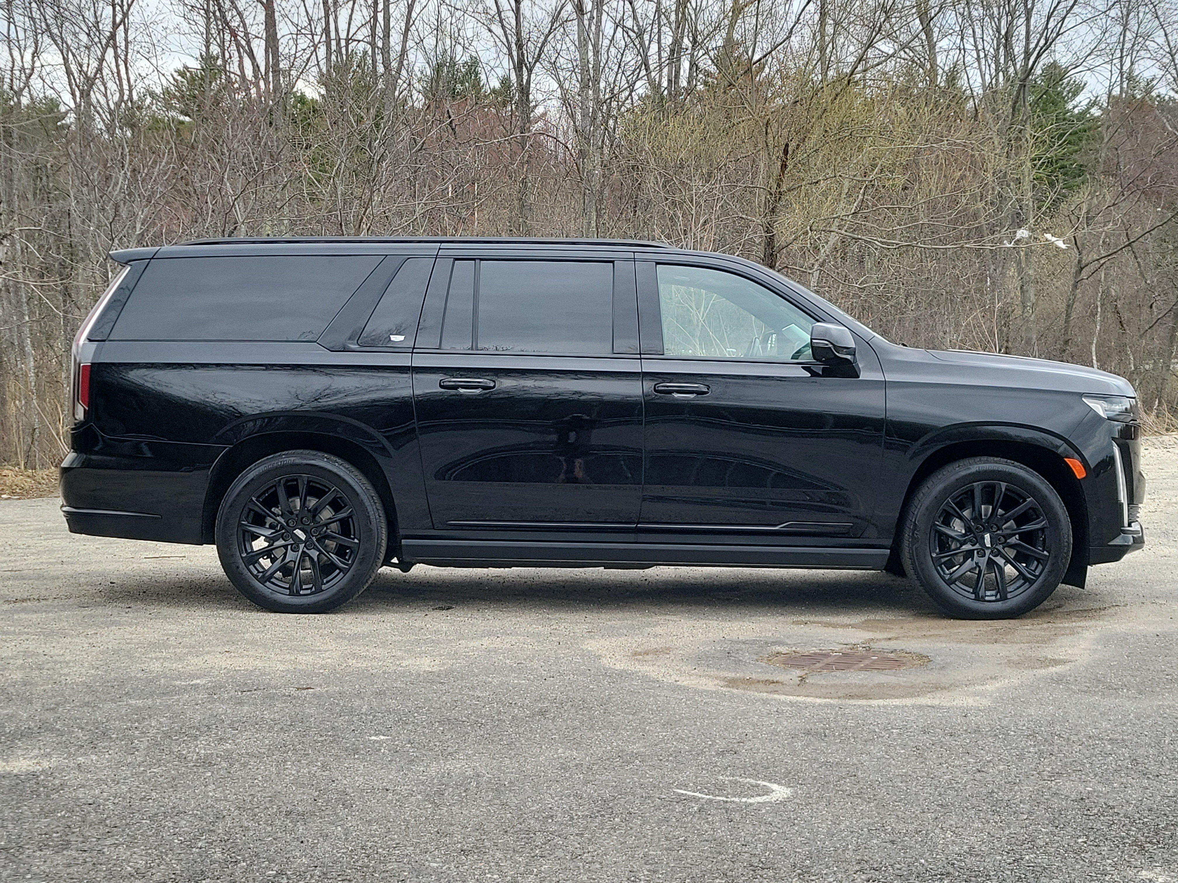 Certified 2024 Cadillac Escalade ESV Sport Platinum w/ LPO, ONYX Package AWD/4WD image 4