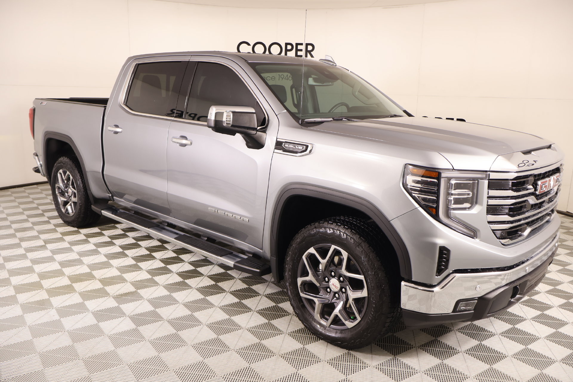 Used 2025 GMC Sierra 1500 SLT w/ SLT Premium Plus Package