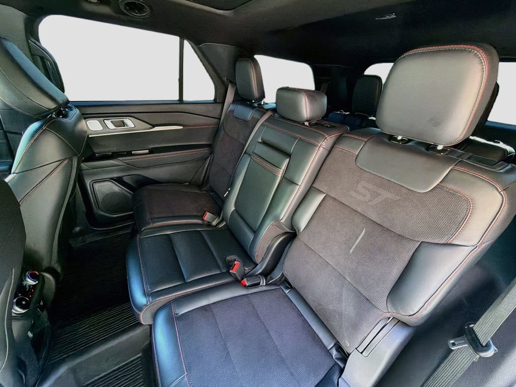 Used 2025 Ford Explorer ST AWD/4WD image 27