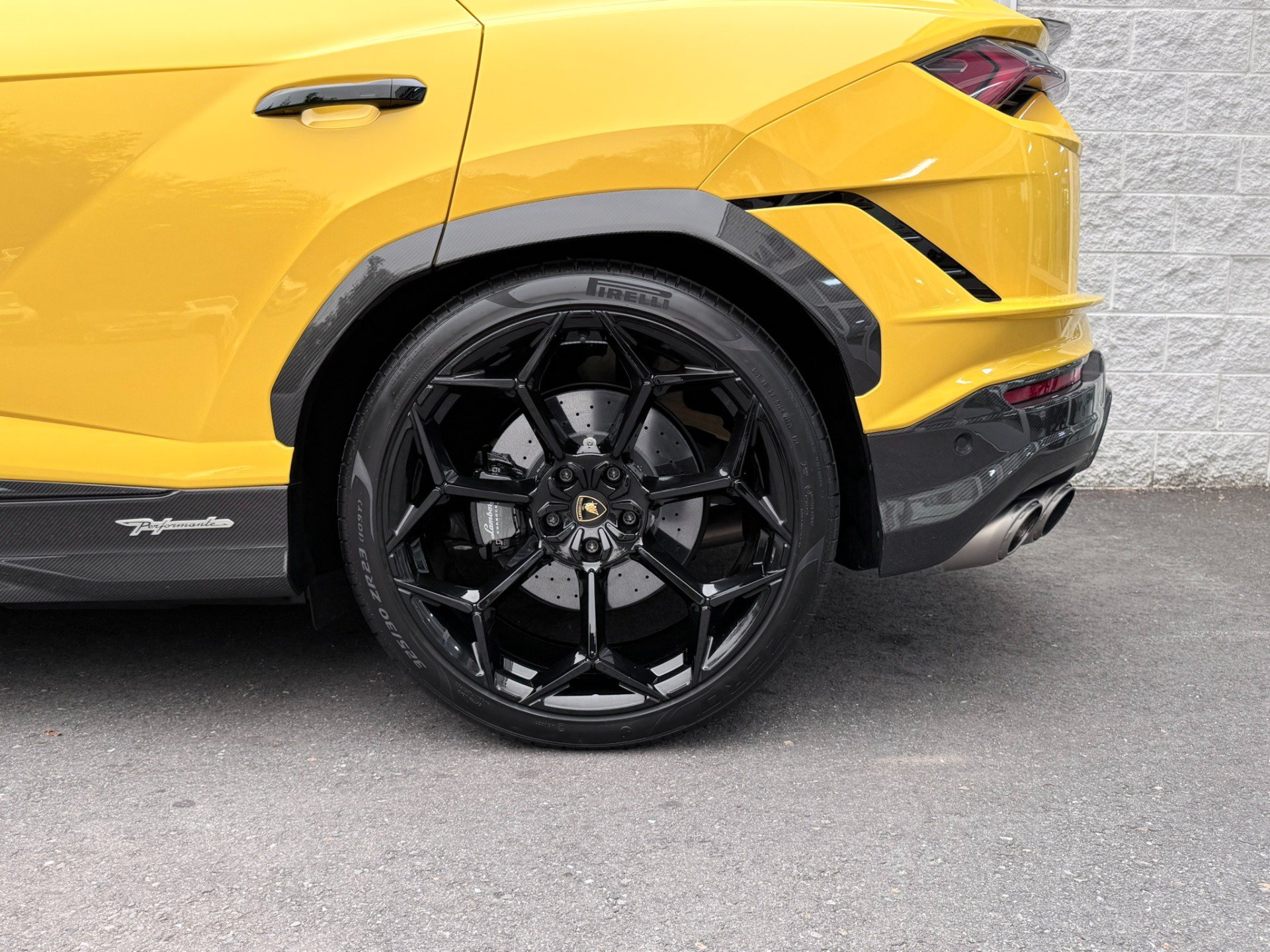 Used 2023 Lamborghini Urus Performante AWD/4WD image 54