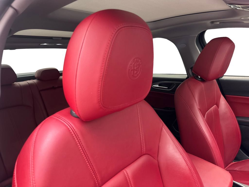 Used 2021 Alfa Romeo Giulia Ti w/ Nero Edizione RWD image 45