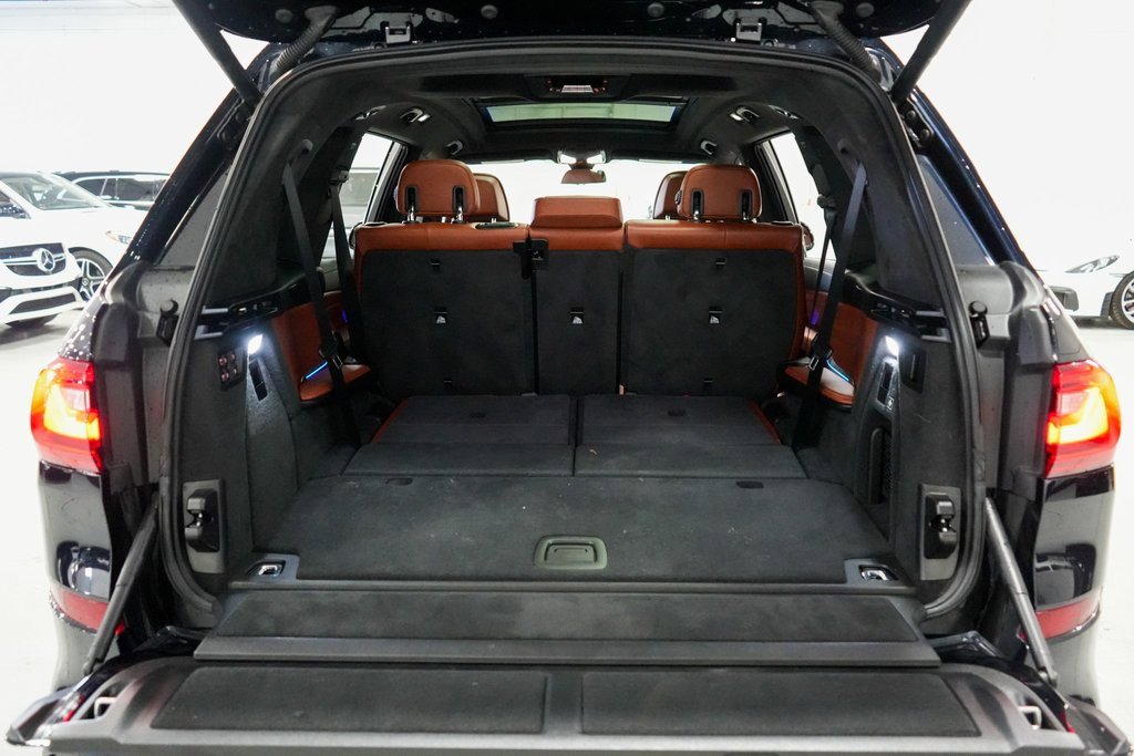 Used 2022 BMW X7 M50i w/ Dynamic Handling Package image 32