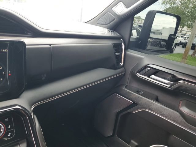 Used 2025 GMC Sierra 2500 AT4X AWD/4WD image 25
