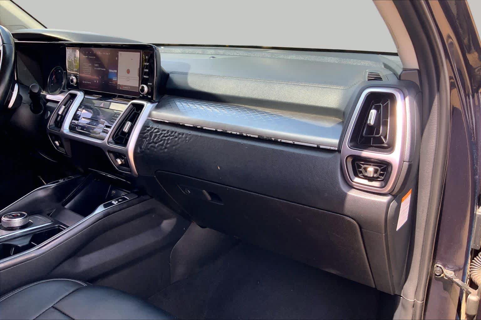 Used 2024 Kia Sorento EX AWD/4WD image 19