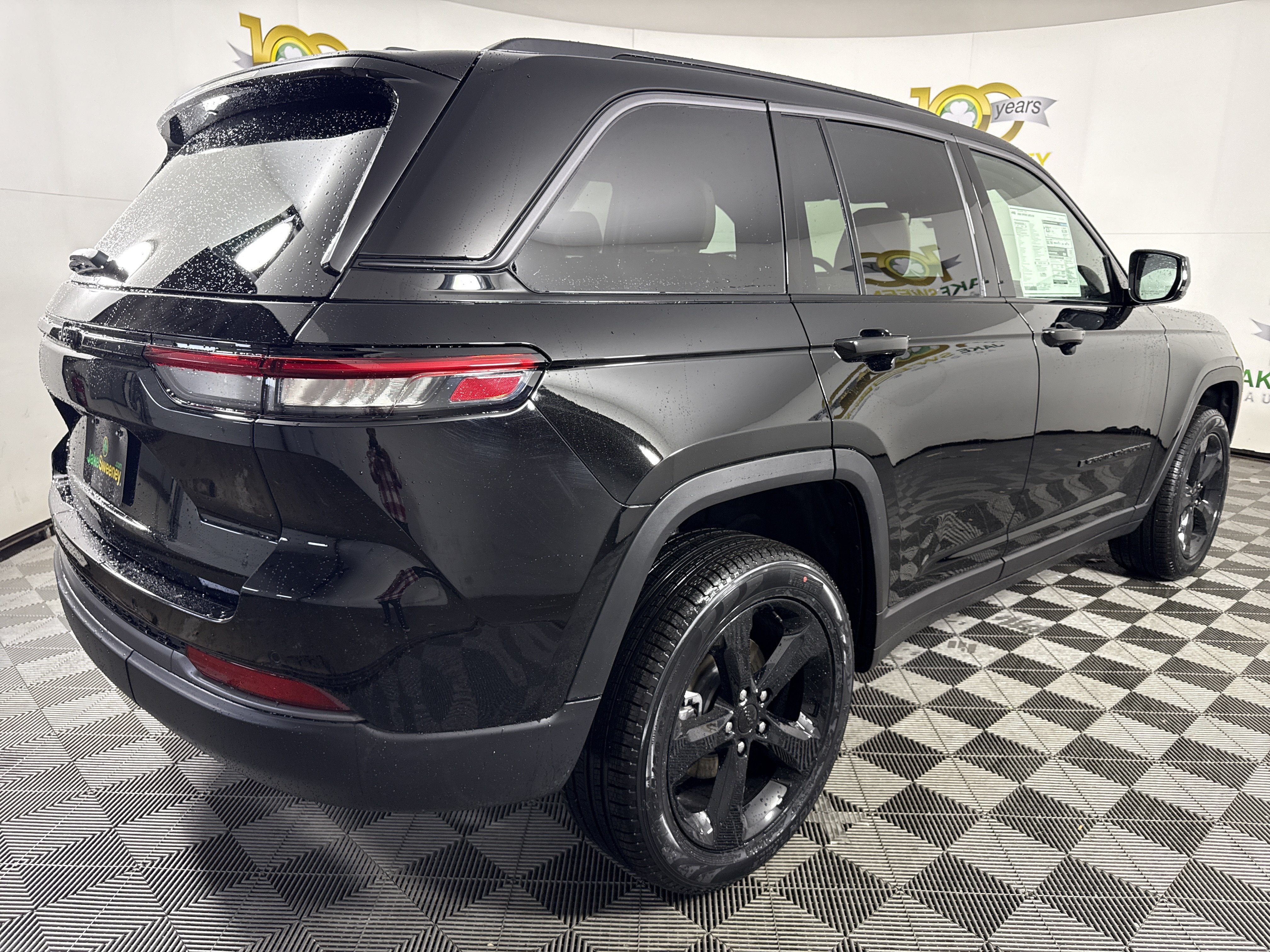 New 2026 Jeep Grand Cherokee Limited w/ Limited Altitude Package AWD/4WD image 10
