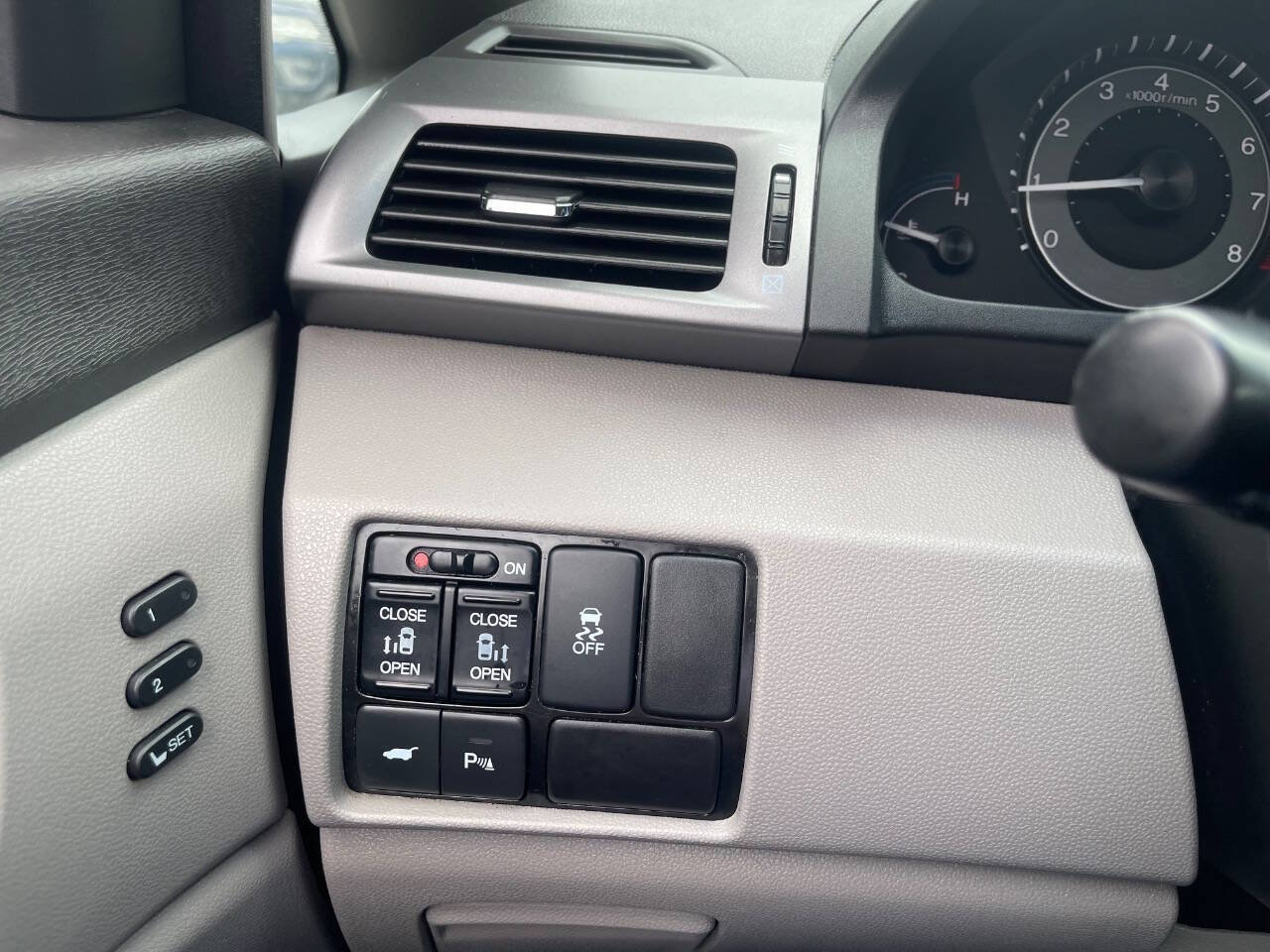 Used 2012 Honda Odyssey Touring image 17