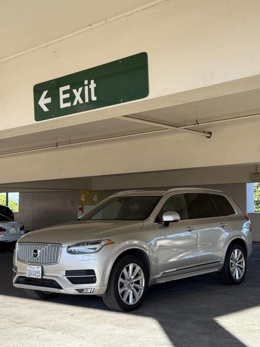 Used 2016 Volvo XC90 T6 Inscription w/ Vision Package AWD/4WD image 1