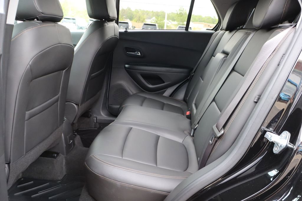 Used 2022 Chevrolet Trax LT w/ Premium Seat Package AWD/4WD image 34