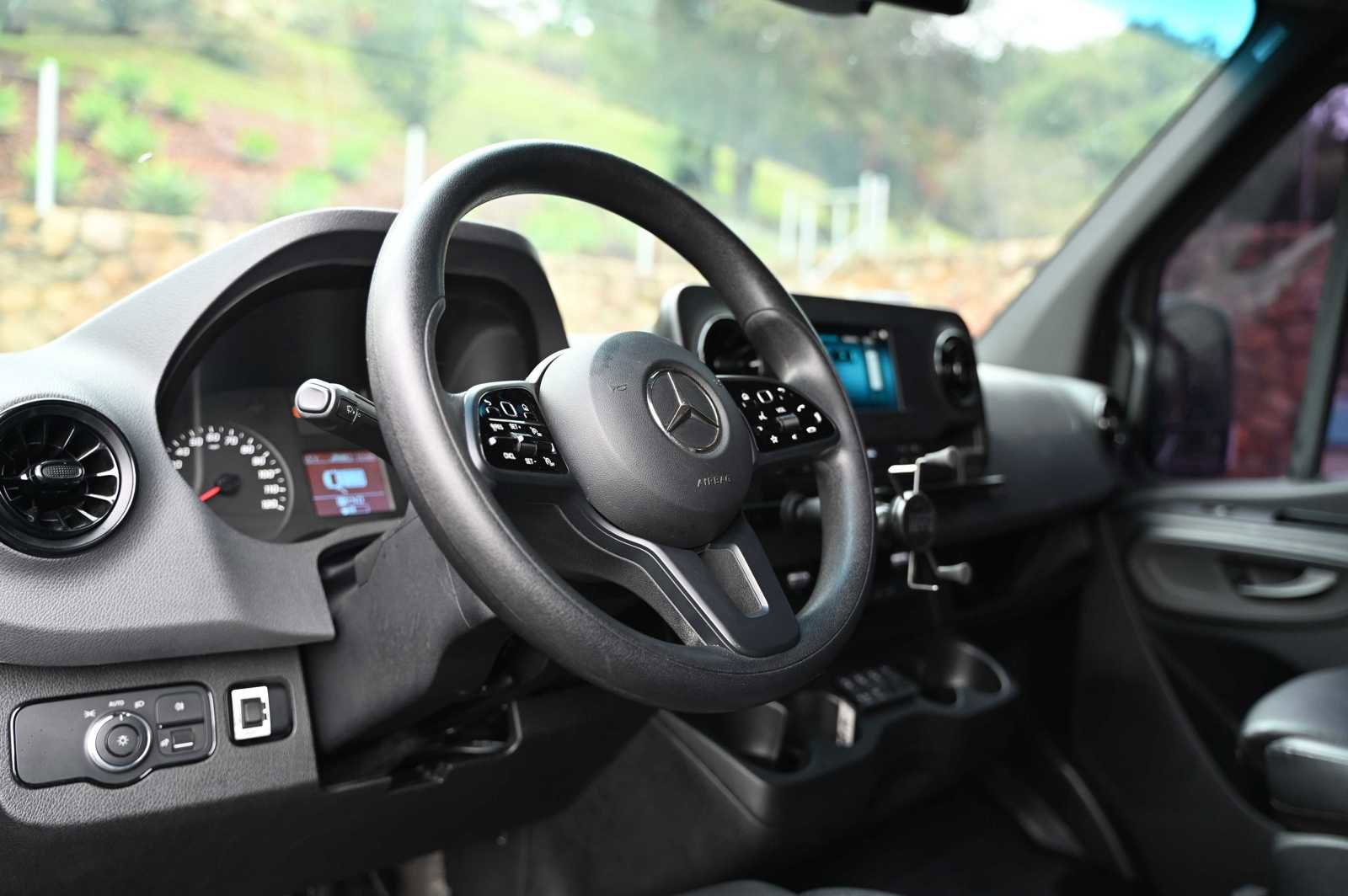 Used 2020 Mercedes-Benz Sprinter 2500 image 12