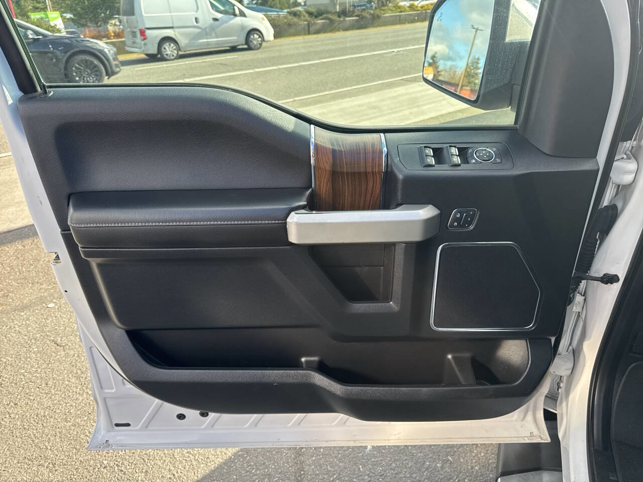 Used 2017 Ford F150 Lariat w/ Equipment Group 502A Luxury image 21