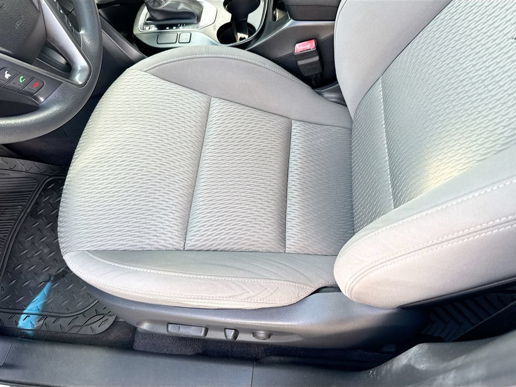 Used 2018 Hyundai Santa Fe SE w/ Cargo Package FWD image 20