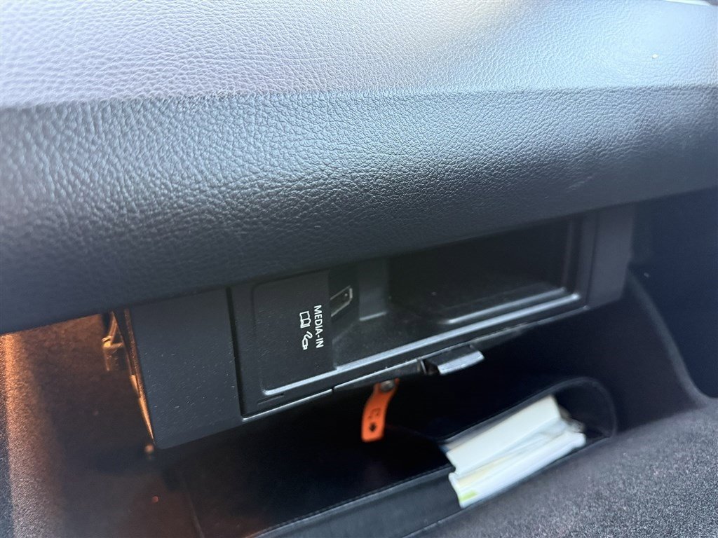 Used 2013 Volkswagen CC Sport image 30