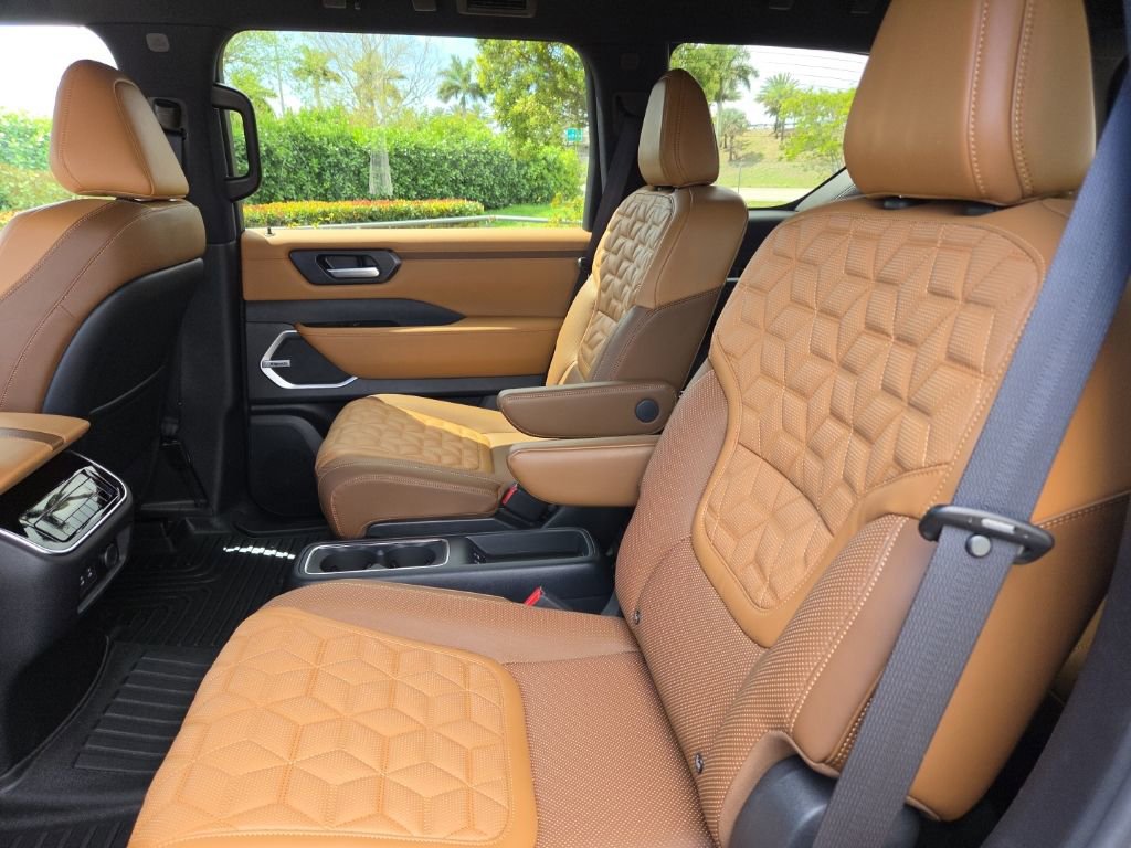 Used 2025 Nissan Armada Platinum Reserve image 22