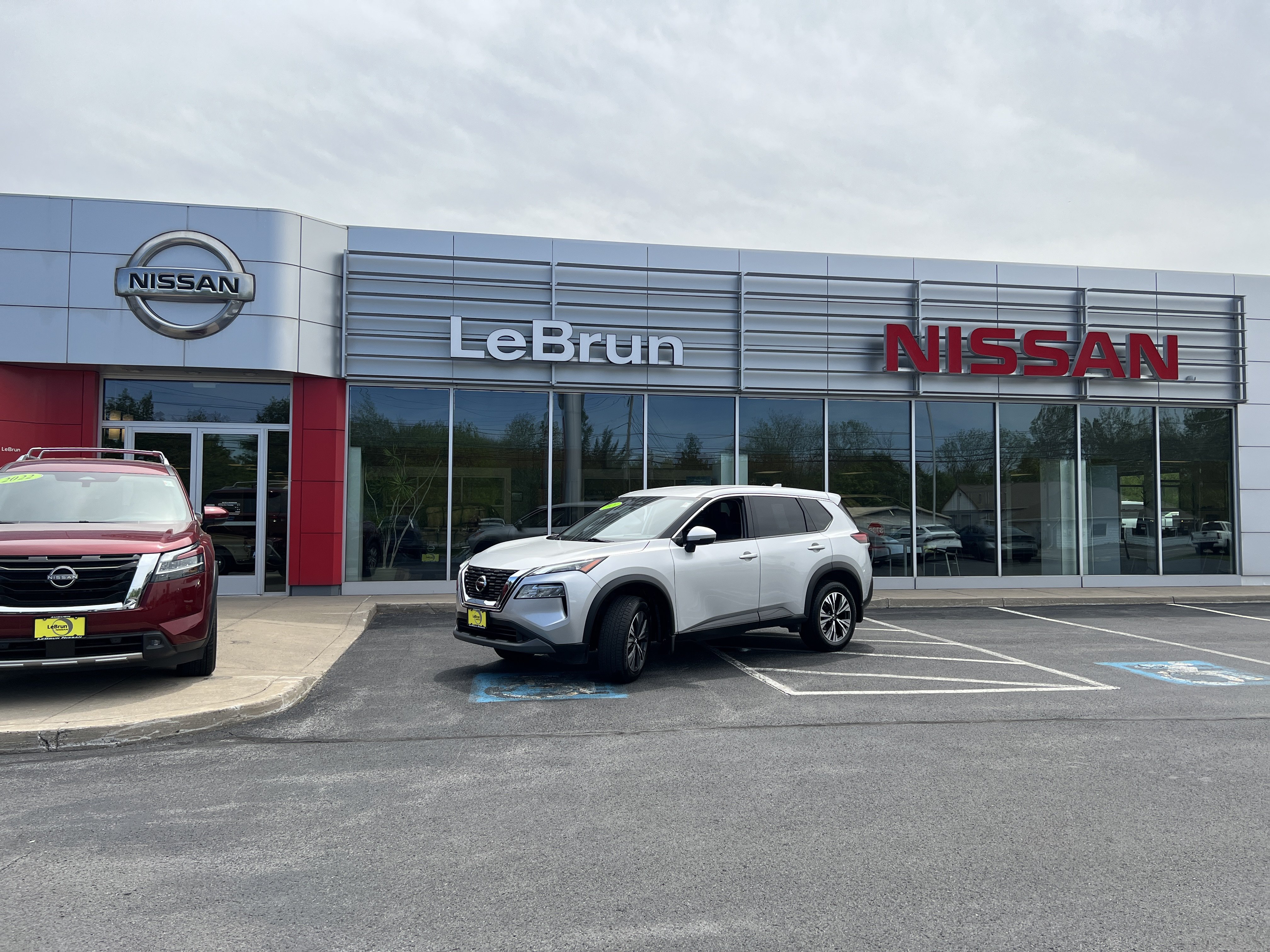 Used 2021 Nissan Rogue SV AWD/4WD image 1