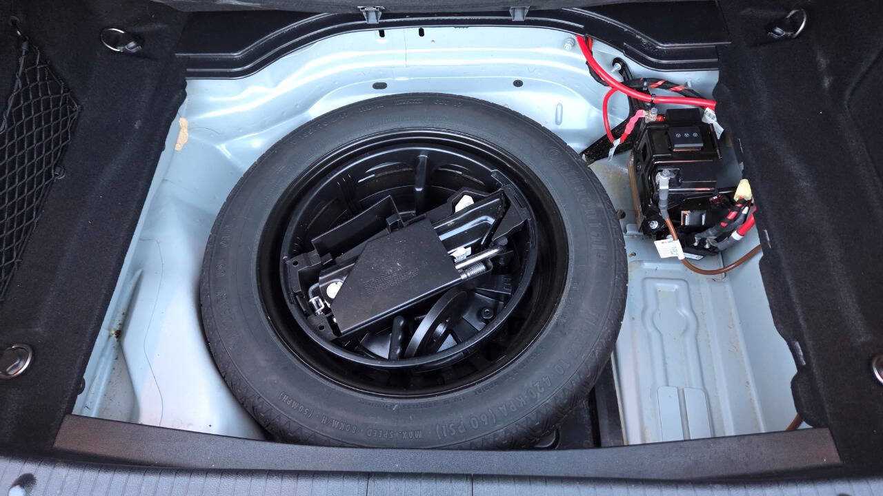 Used 2014 Mercedes-Benz E 350 4MATIC Sedan image 35