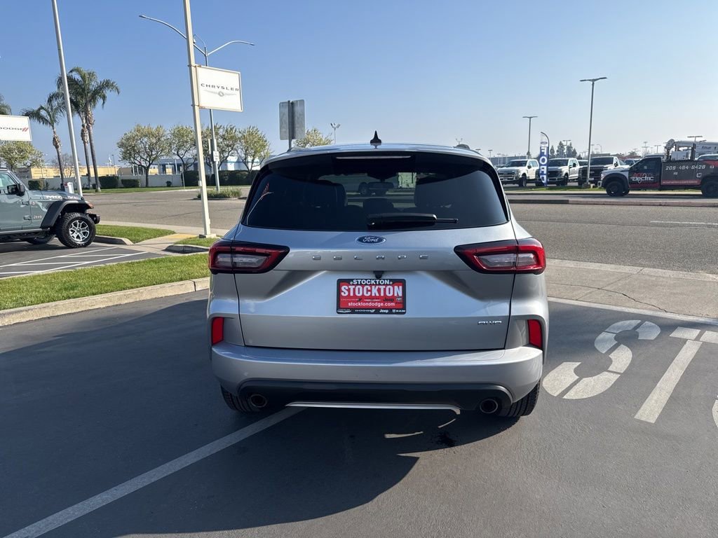 Used 2024 Ford Escape ST-Line image 5
