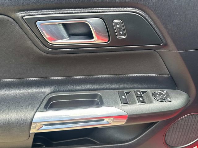 Used 2019 Ford Mustang Convertible RWD image 26