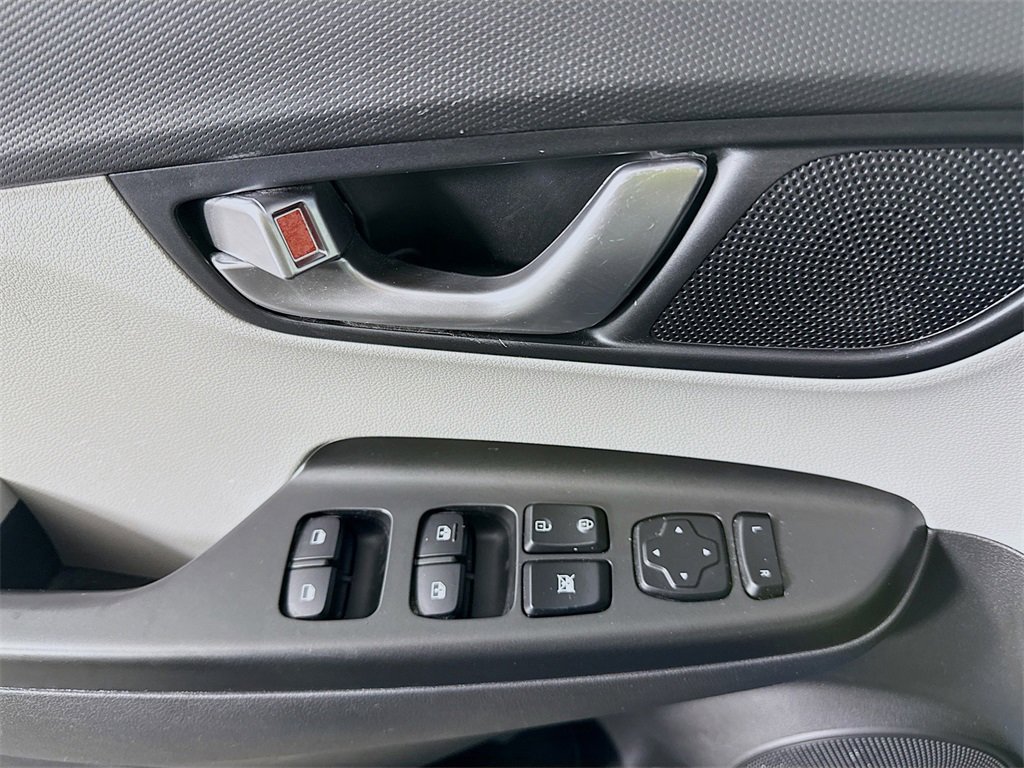 Certified 2023 Hyundai Kona SEL w/ Convenience Package image 24