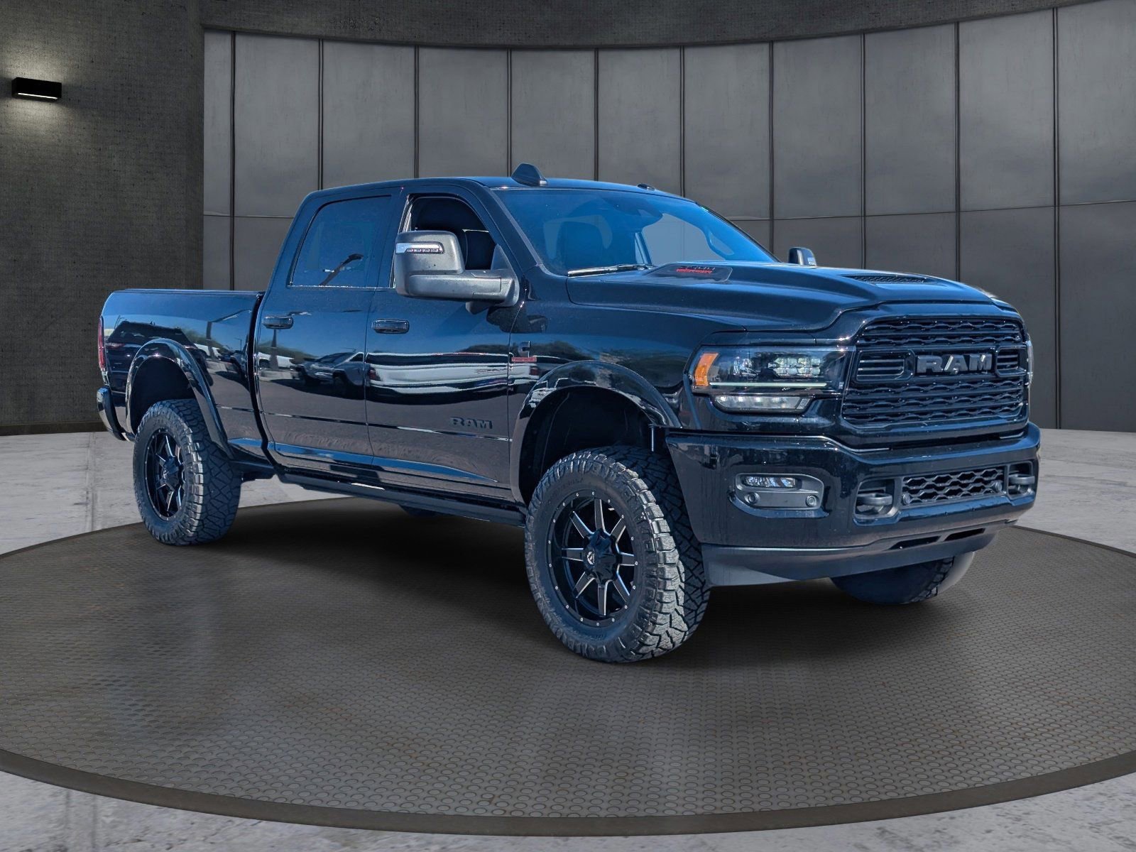 Used 2024 RAM 2500 Limited image 8