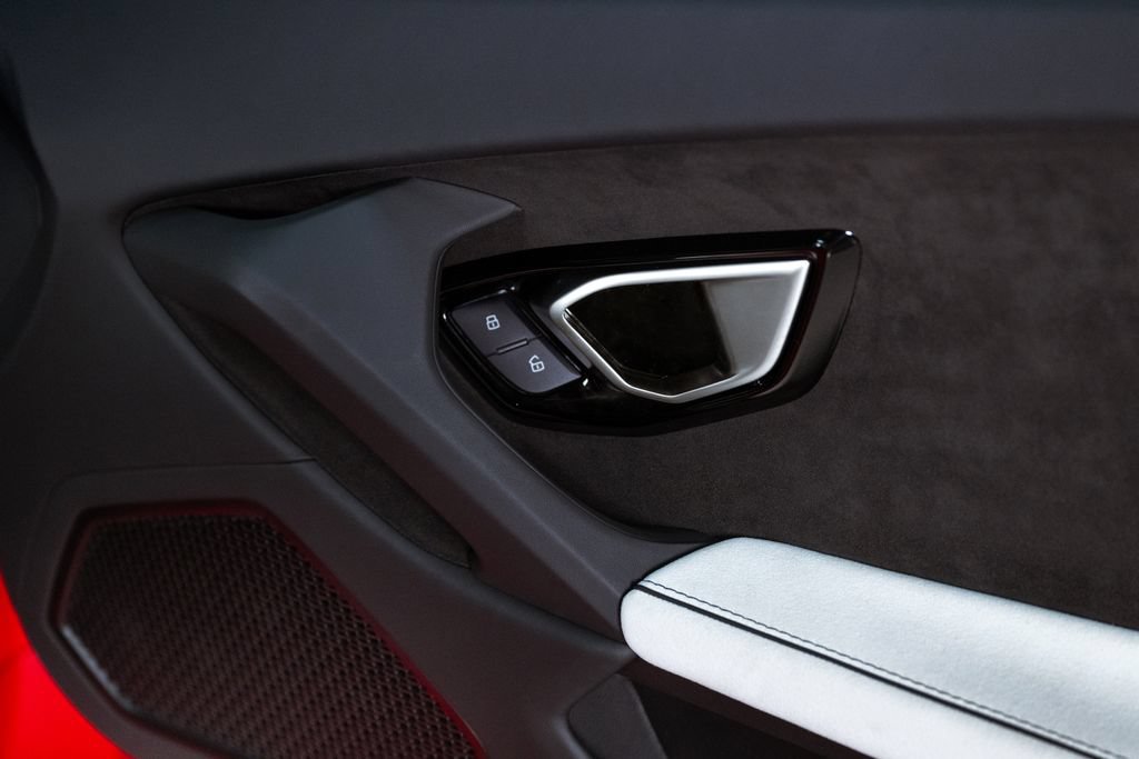 Used 2024 Lamborghini Huracan EVO AWD/4WD image 38