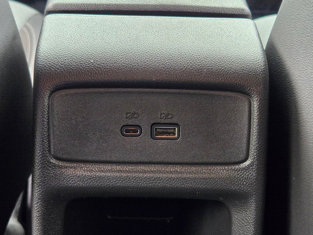 Certified 2025 Chevrolet Trax LT FWD image 16