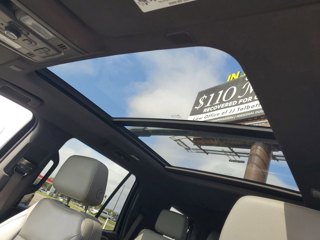 Used 2022 Chevrolet Tahoe Z71 w/ Luxury Package image 10