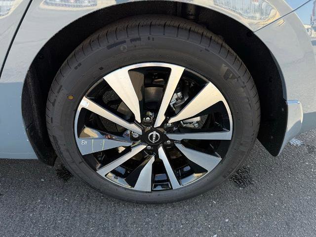 New 2025 Nissan Sentra SV w/ SV Premium Package image 8