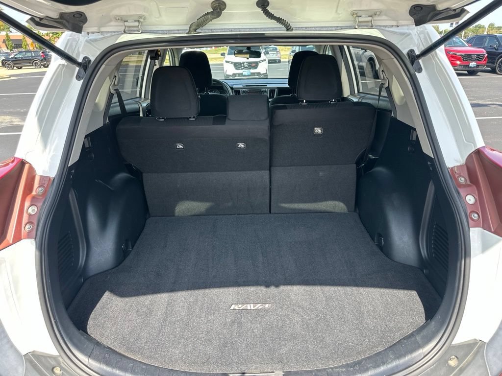 Used 2015 Toyota RAV4 LE AWD/4WD image 19