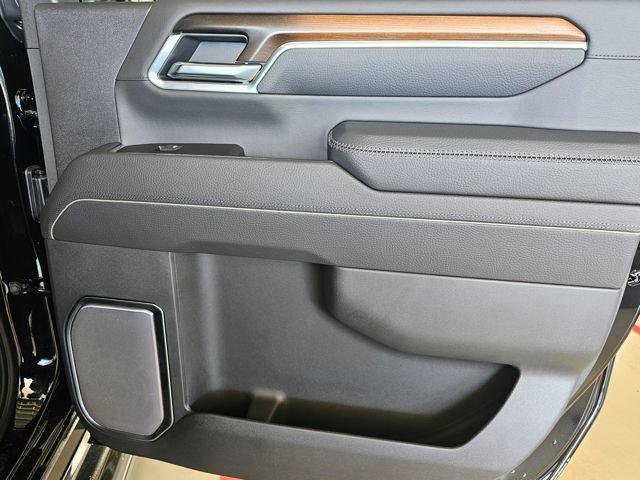 New 2026 GMC Sierra 3500 Denali w/ Denali Reserve Package image 16
