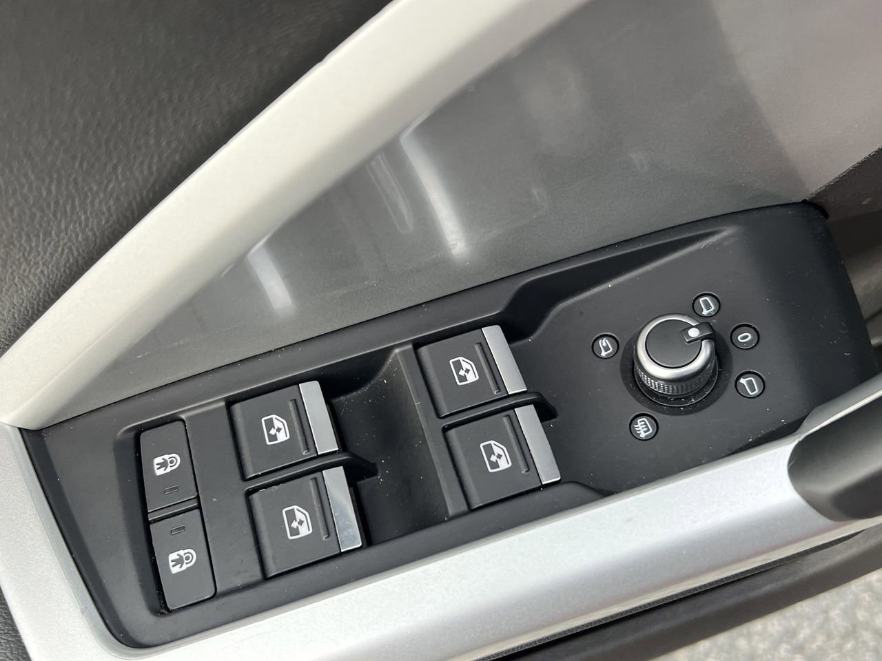 Used 2024 Audi Q3 2.0T Premium image 19