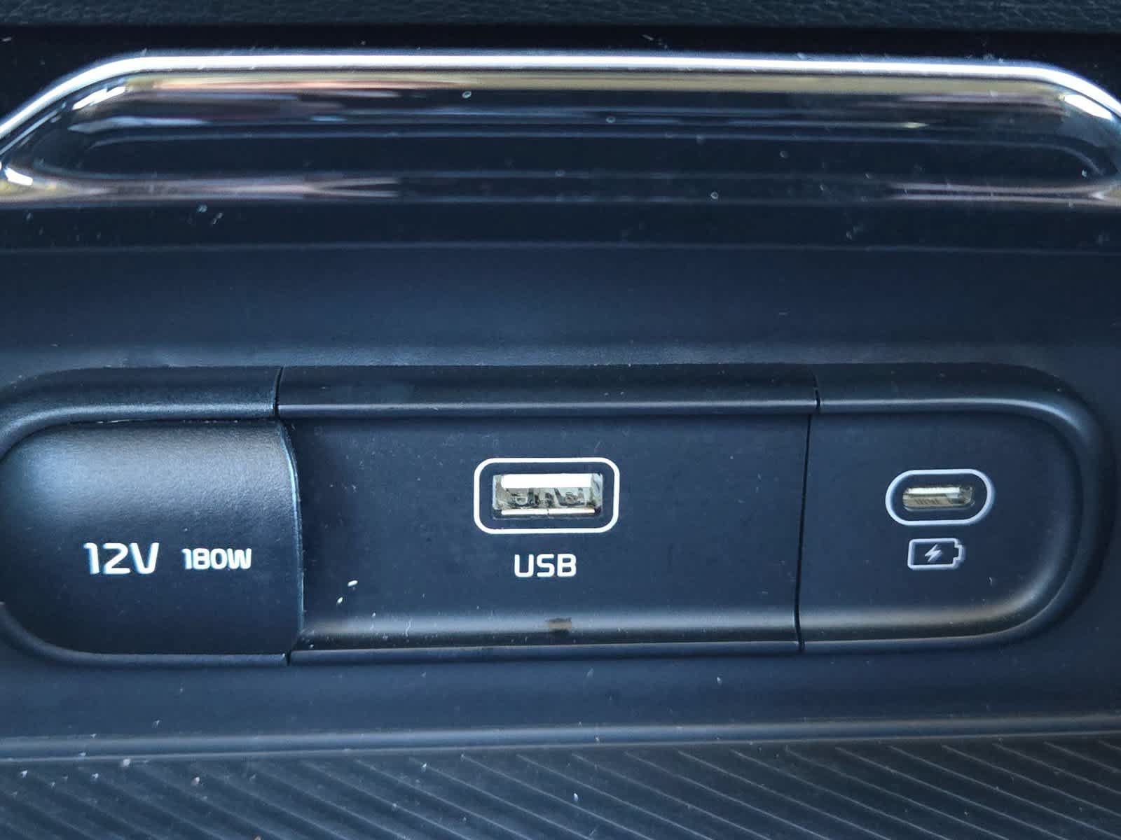 Used 2025 Kia Sportage LX FWD image 30