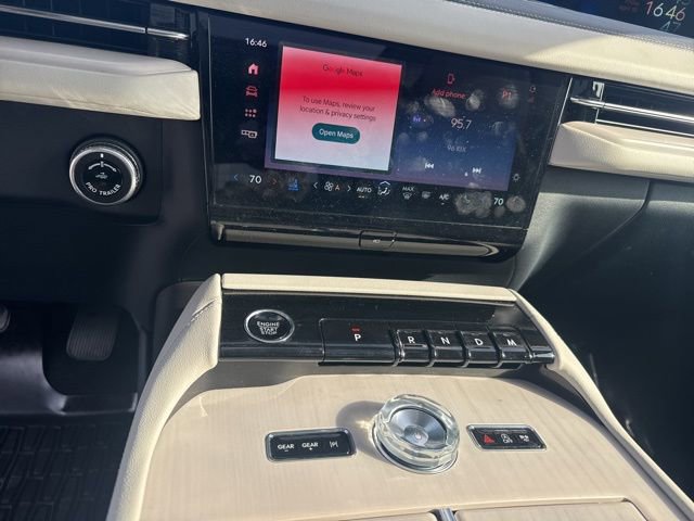 Used 2025 Lincoln Navigator Reserve image 28