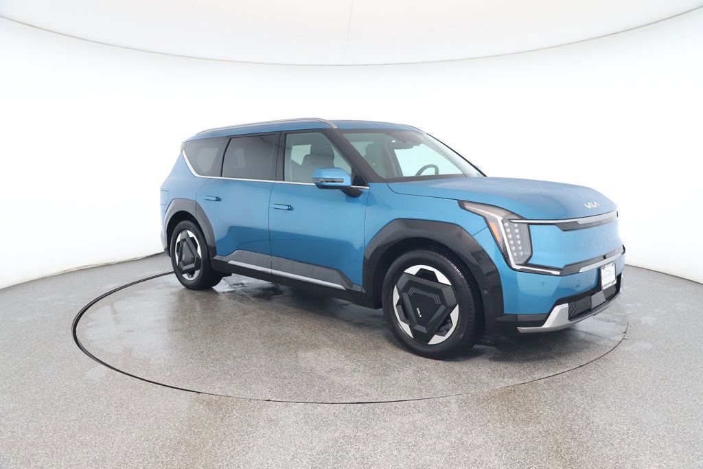 Used 2024 Kia EV9 Land image 7