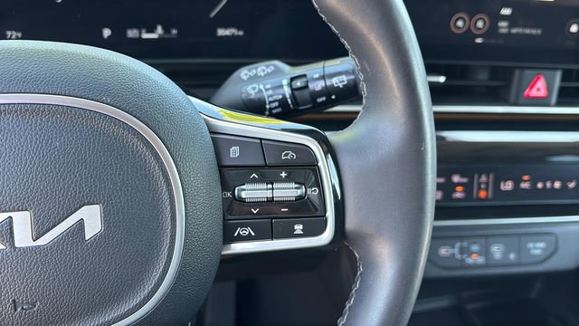 Used 2025 Kia Carnival SX Prestige FWD image 23