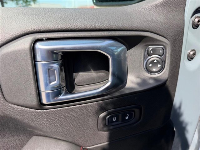 New 2026 Jeep Wrangler Unlimited Rubicon AWD/4WD image 17