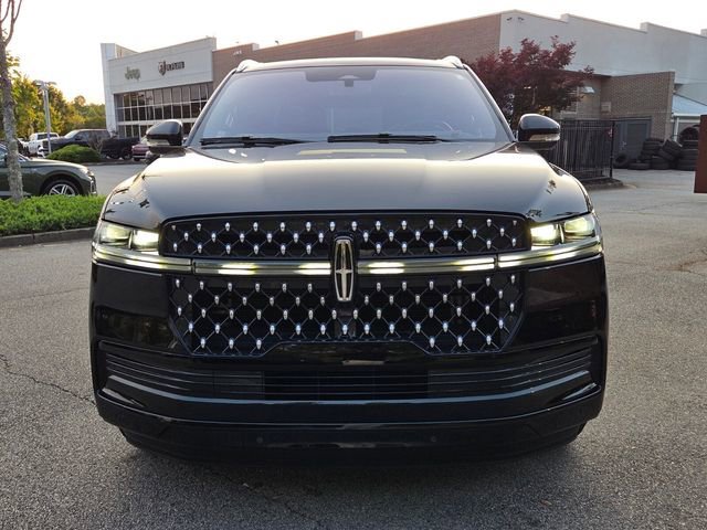 Used 2025 Lincoln Navigator L Black Label AWD/4WD image 2