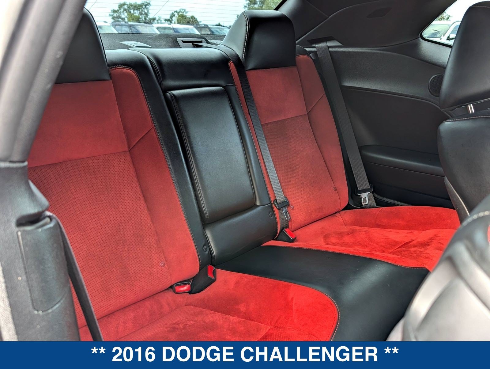 Used 2016 Dodge Challenger R/T Scat Pack w/ Leather Interior Group RWD image 16