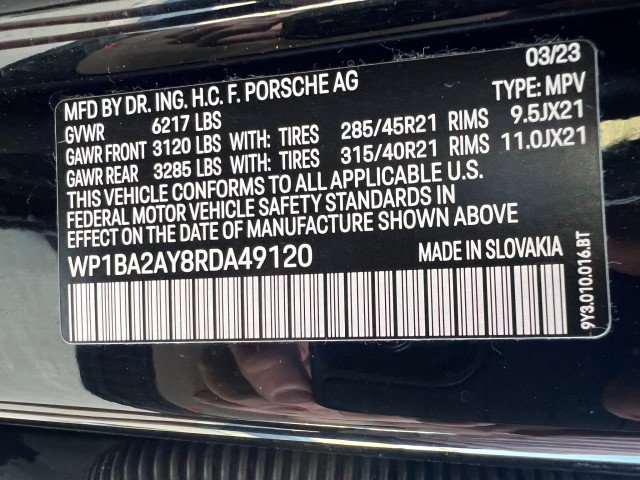 Used 2024 Porsche Cayenne Coupe image 32