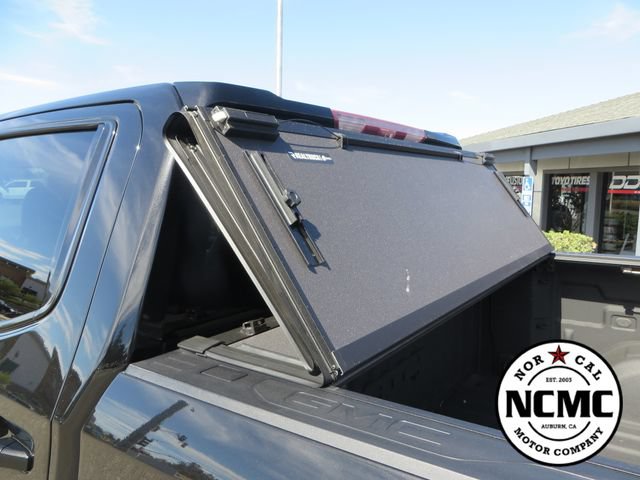 Used 2021 GMC Sierra 1500 AT4 w/ AT4 Value Package AWD/4WD image 16