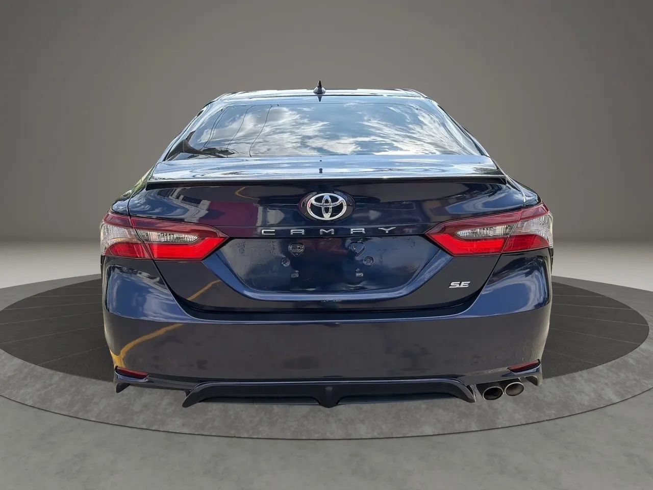 Used 2021 Toyota Camry SE FWD image 6