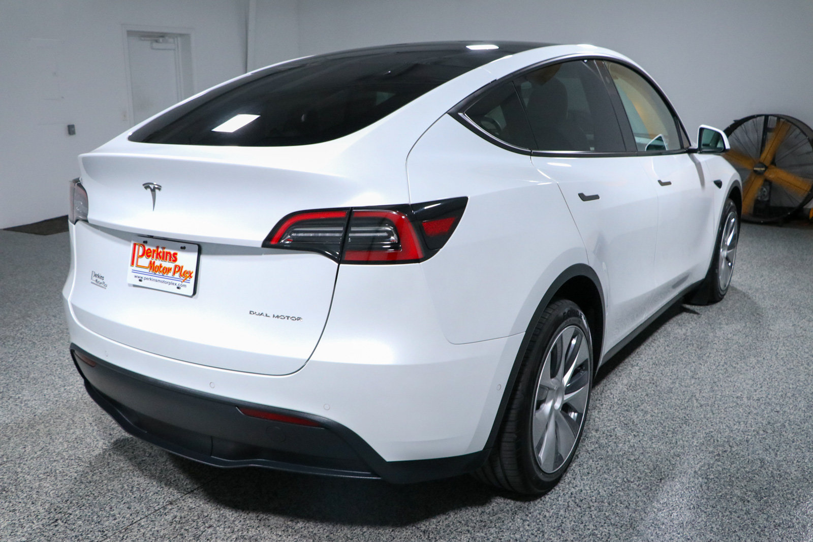 Used 2022 Tesla Model Y Long Range AWD/4WD image 7