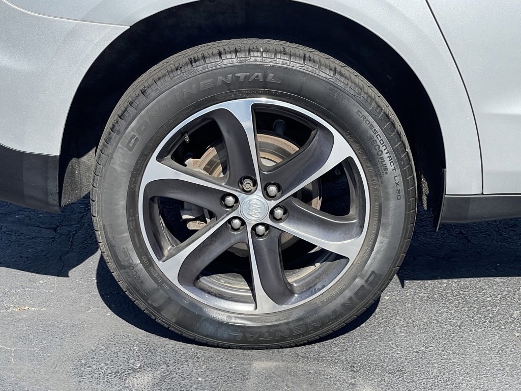 Used 2021 Buick Enclave Essence image 11