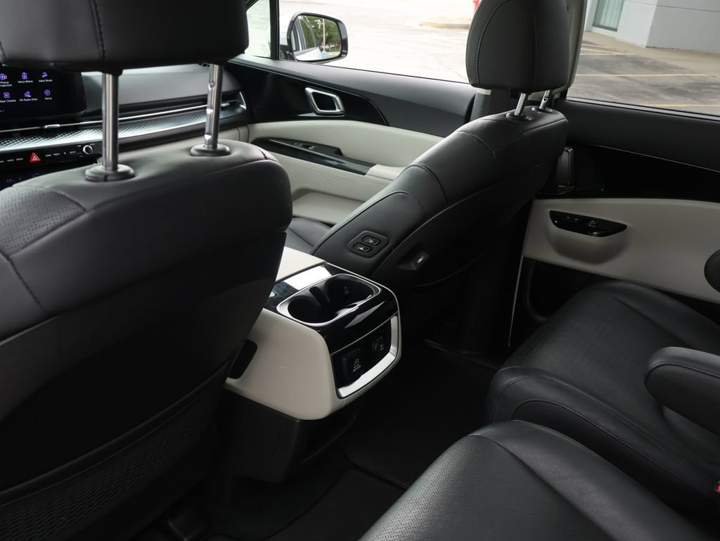 Certified 2024 Kia Carnival SX Prestige FWD image 13