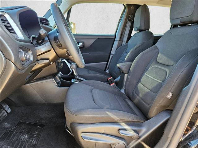 Used 2020 Jeep Renegade Latitude FWD image 16
