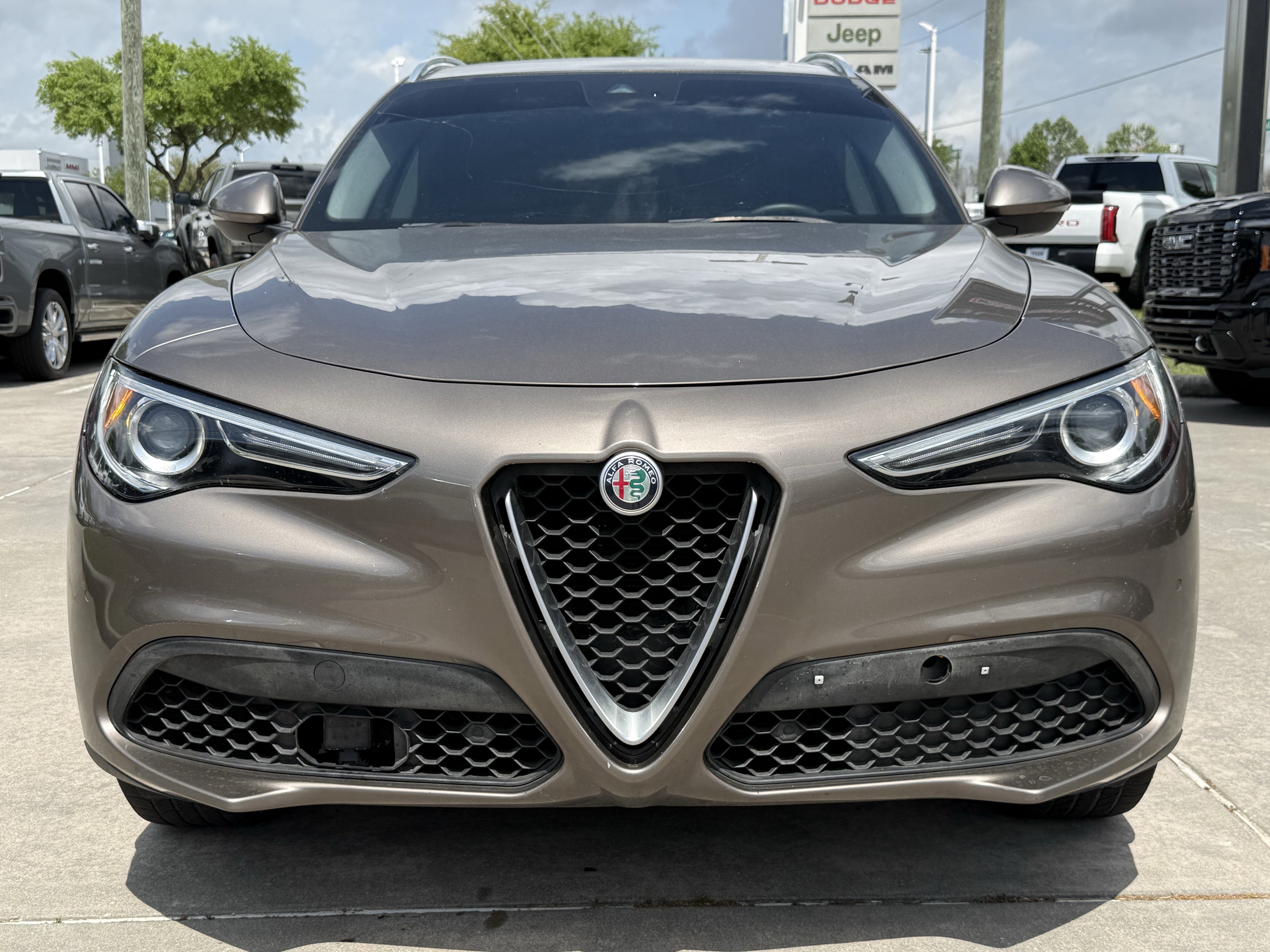 Used 2019 Alfa Romeo Stelvio image 10