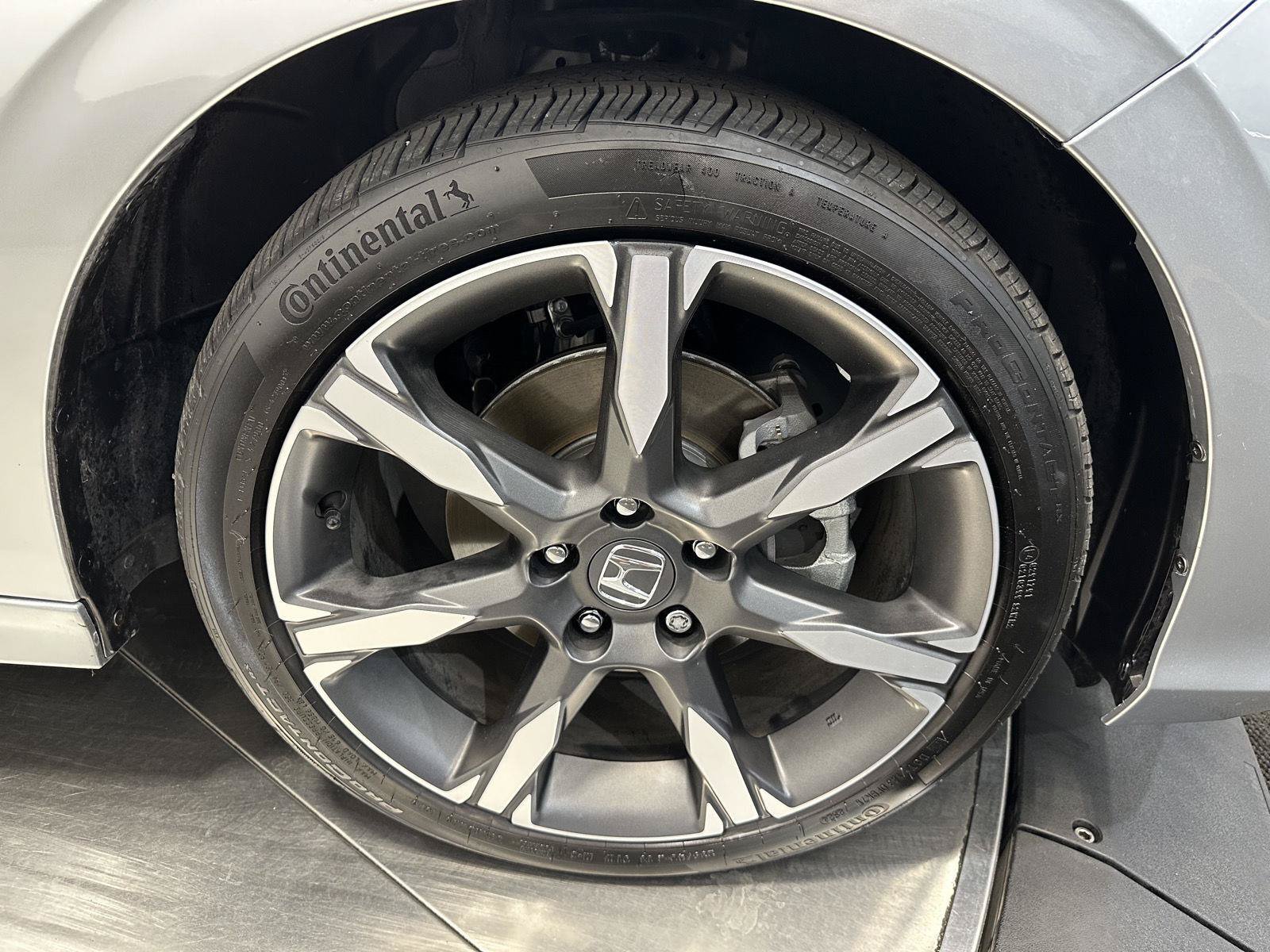 Certified 2025 Honda Civic Sport Touring image 12