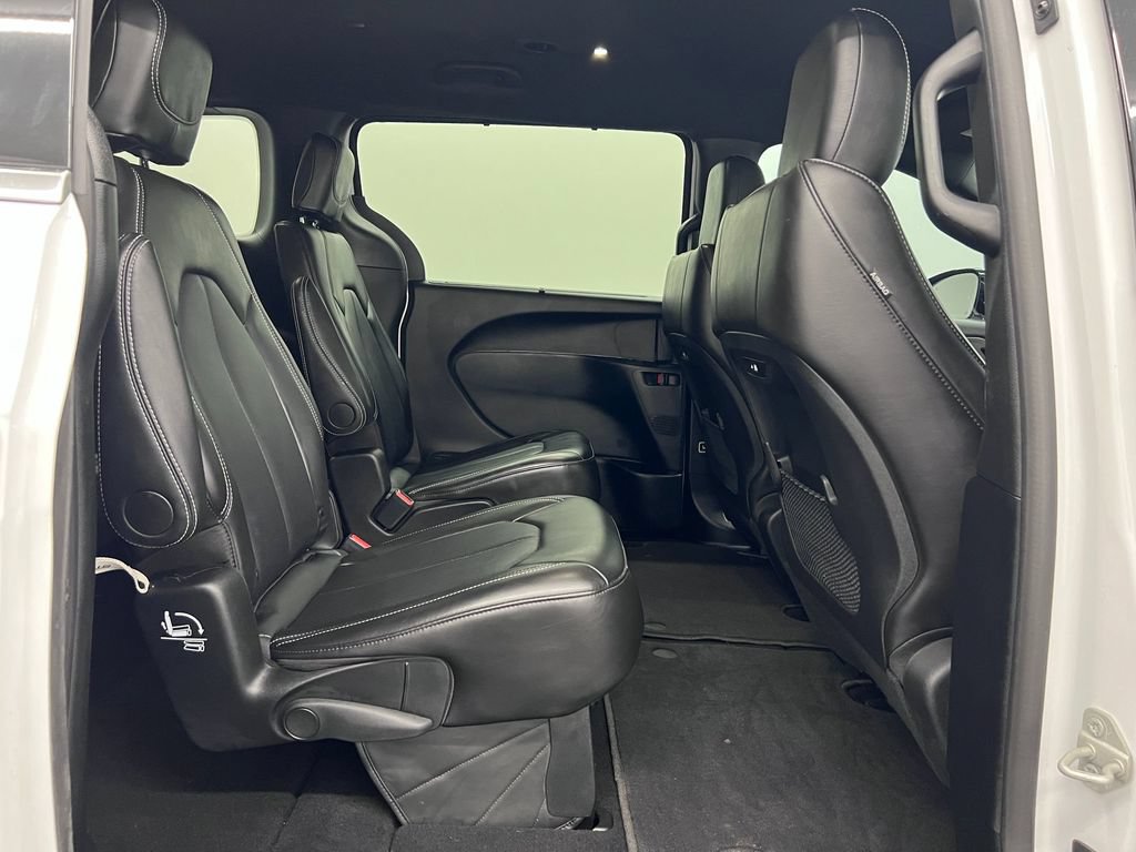 Used 2025 Chrysler Pacifica Select AWD/4WD image 25