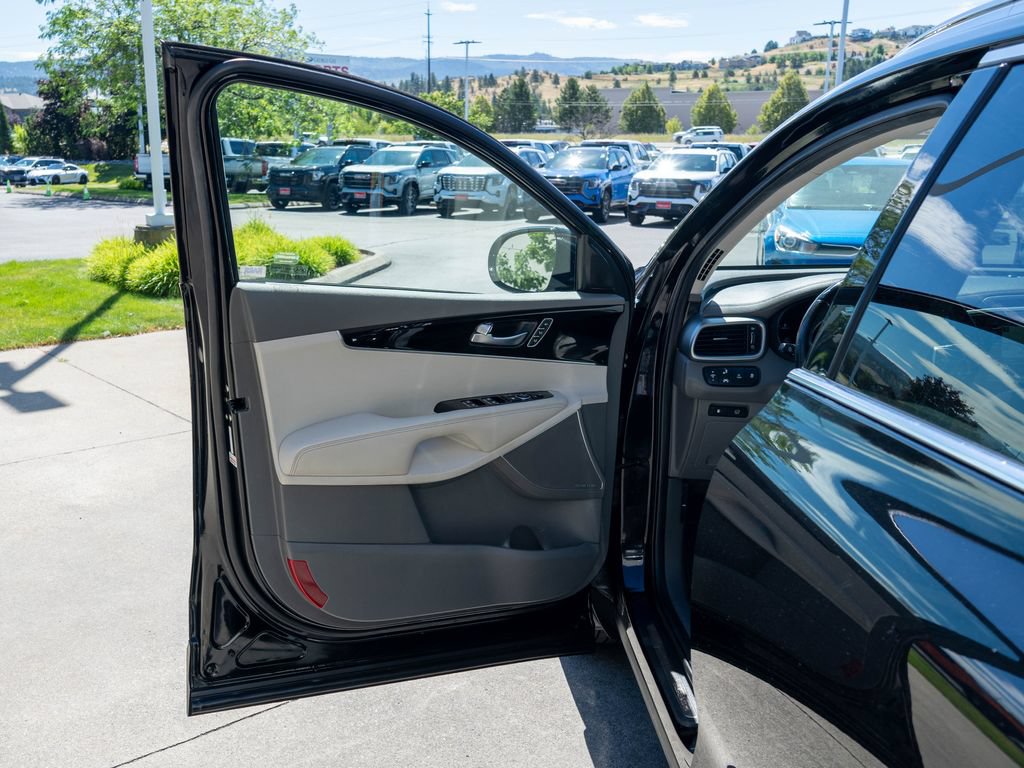 Used 2019 Kia Sorento SX w/ SX Touring Package AWD/4WD image 17