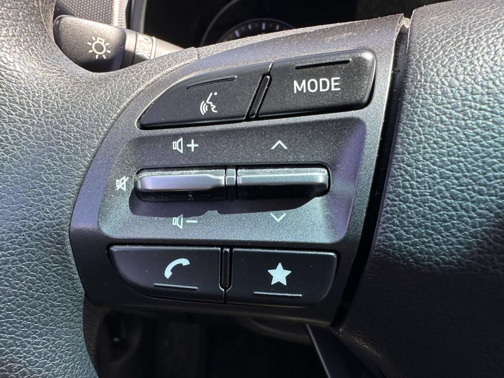 Used 2023 Hyundai Kona SE AWD/4WD image 17