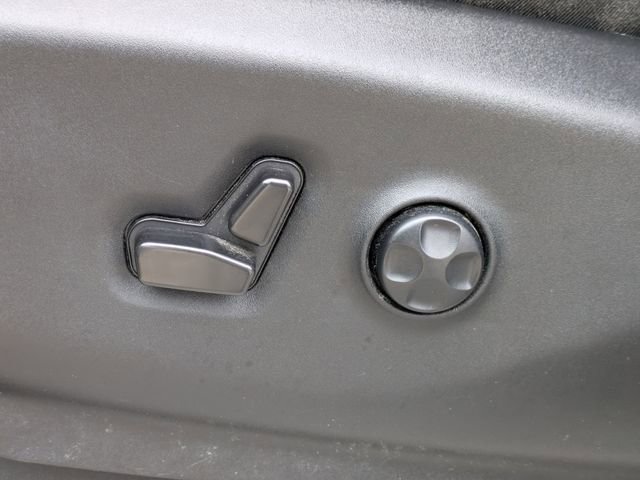 Certified 2023 Chrysler Pacifica Touring-L image 24